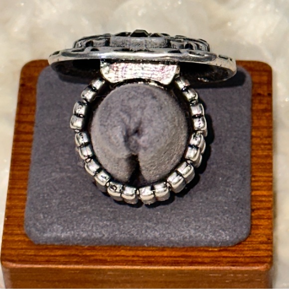 š„SALE 4/$25 Celtic Design Black Stone Fashion Ring with Stretchy Band - Picture 5 of 7